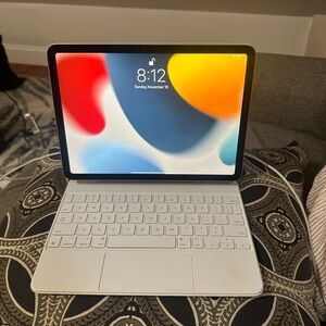 Rose Gold IPad Air 4th With Keyboard